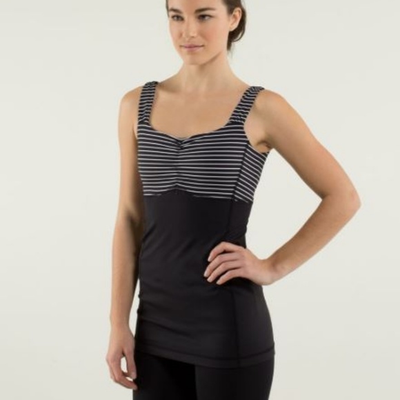 lululemon athletica Tops - Lululemon Aria Tank II